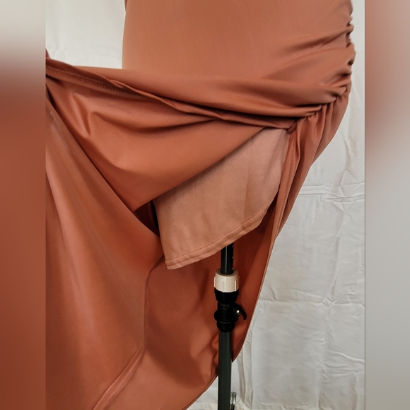 Firefly bodycon pink dress with asymmetrical hem - Picture 8 of 11